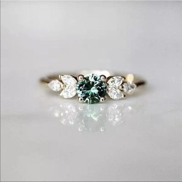New Yellow Gold Lovely Emerald Diamond Ring 💍 - Picture 2 of 5